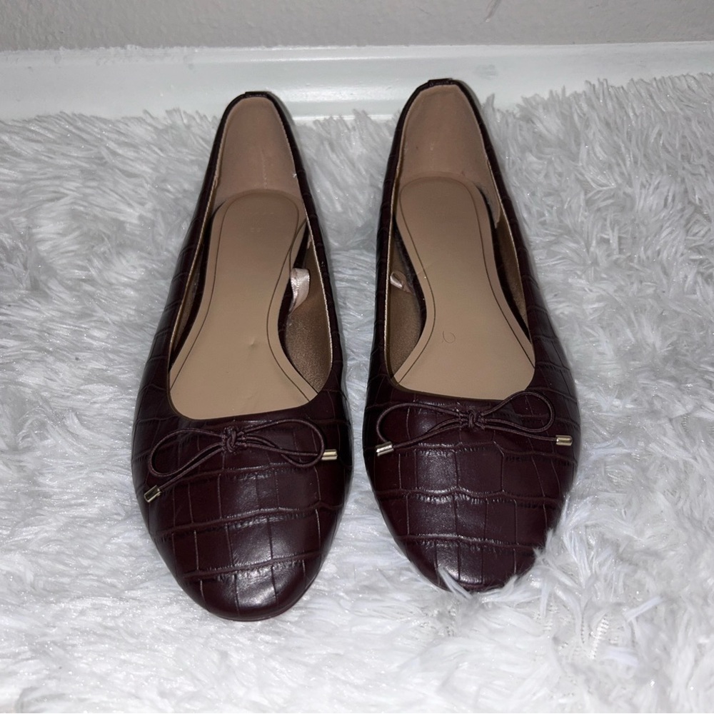 H&M FLATS